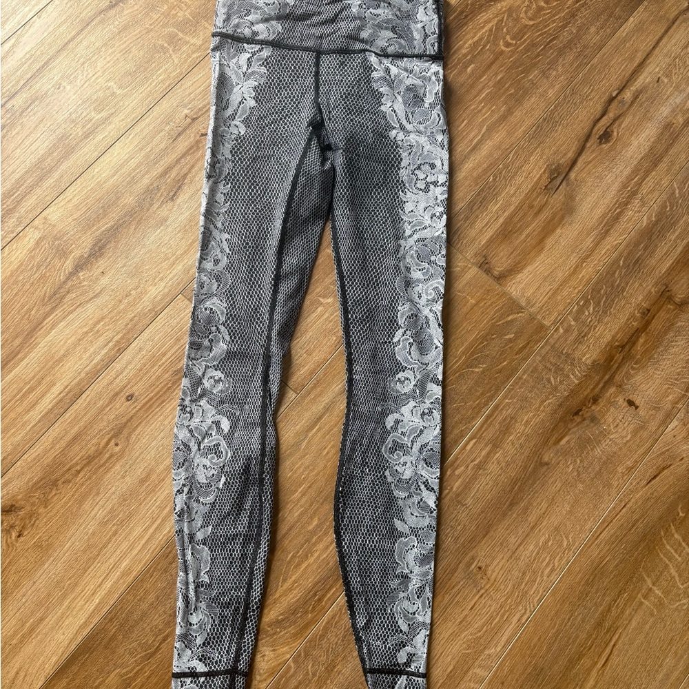 Black and White Lululemon Leggings